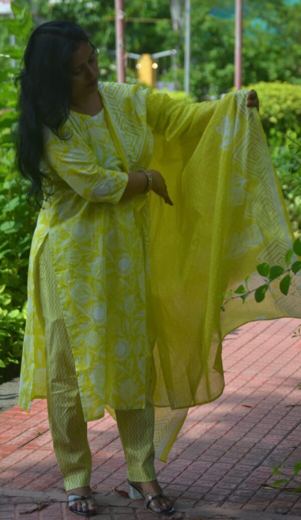 KURTI PANT DUPATTA ( 3Pcs. SUIT SET)